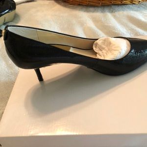 Michael Kors adorable pumps